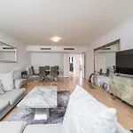 Luxury St Johns Wood 2-Bed With 24Hr Concierge