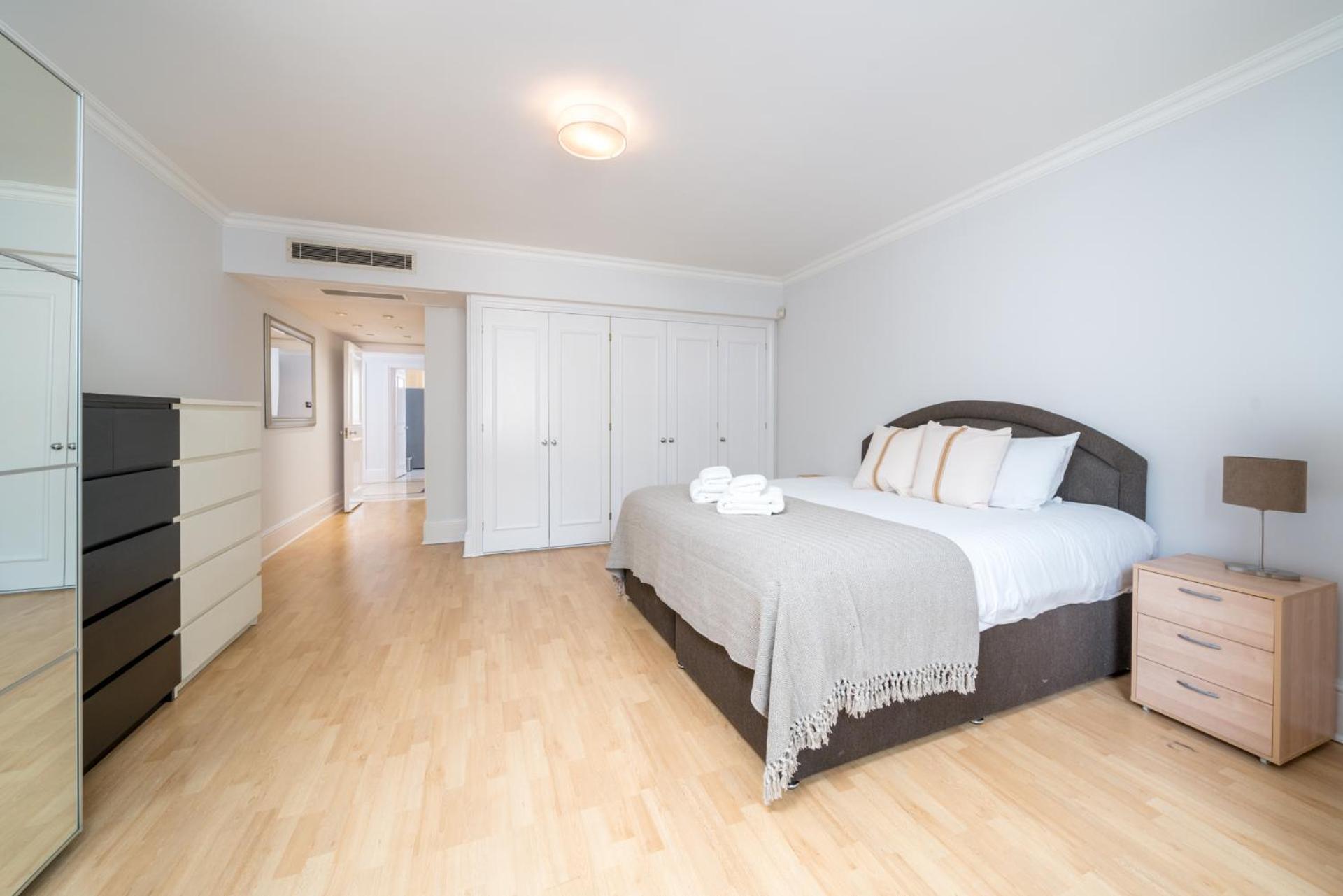 Luxury St Johns Wood 2-bed With 24hr Concierge *