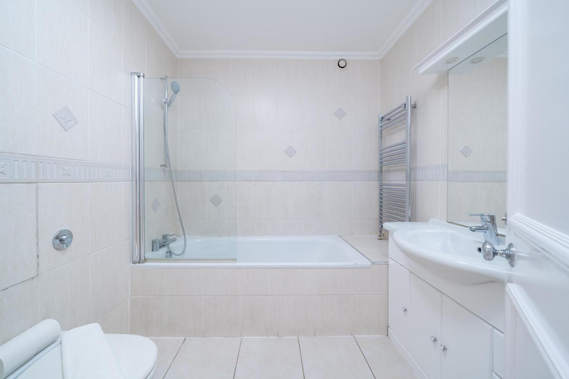 Luxury St Johns Wood 2-bed With 24hr Concierge *